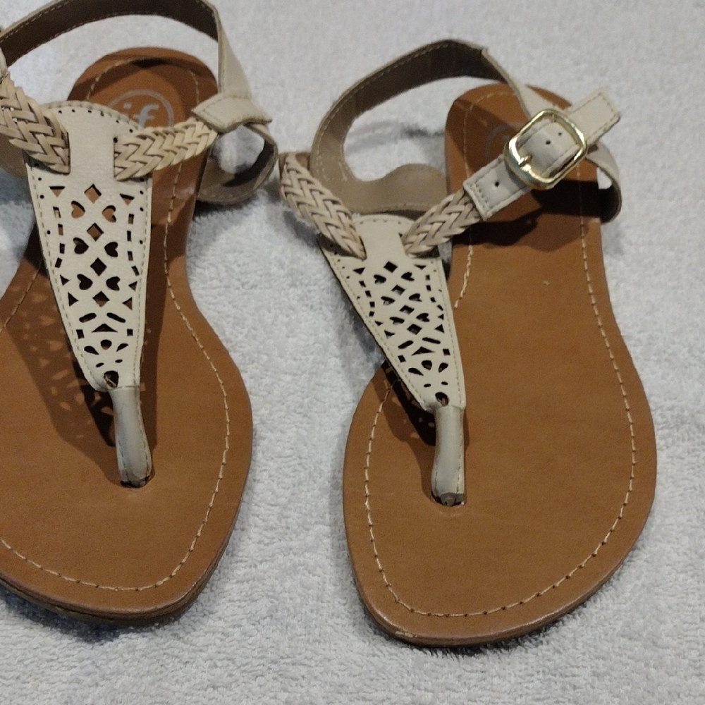 Women's Cream Sandals - Picture 3 of 4